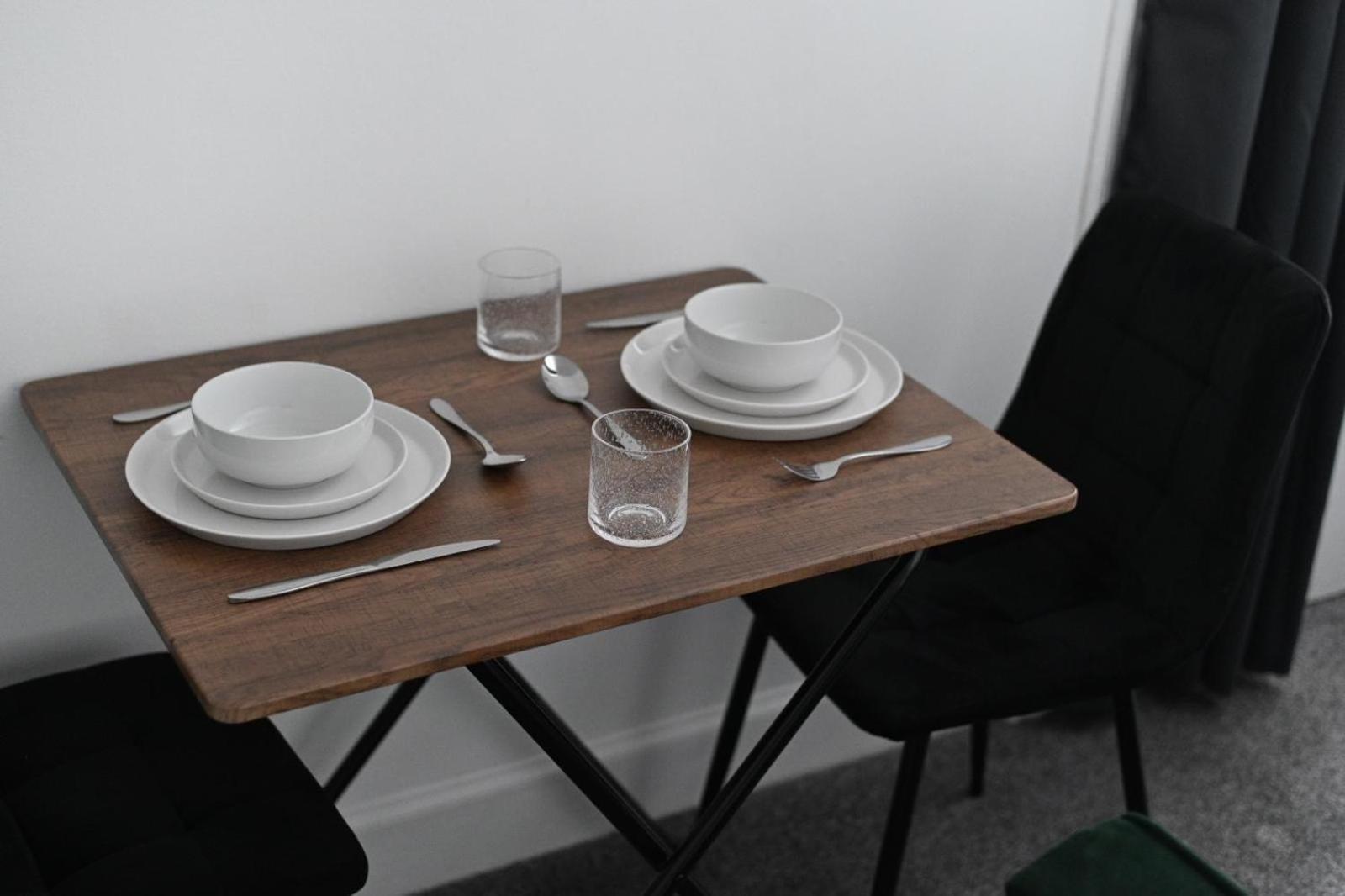 1 Bedroom Flat In Apartment *