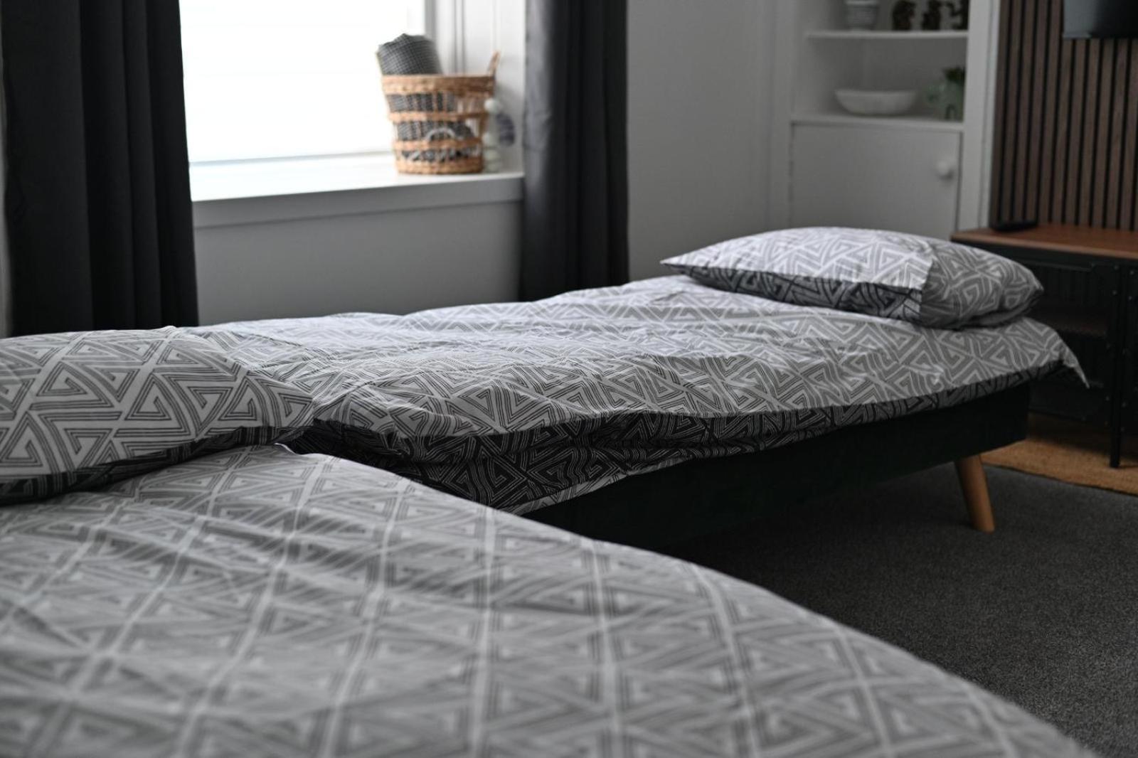 Apartment 1 Bedroom Flat In *