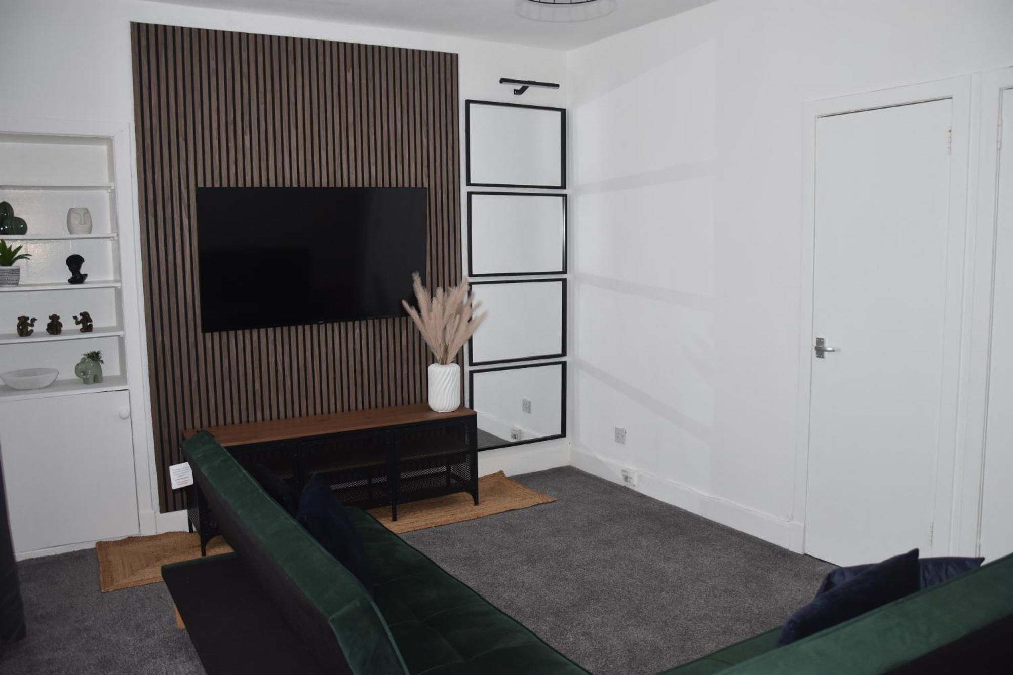 1 Bedroom Flat In *